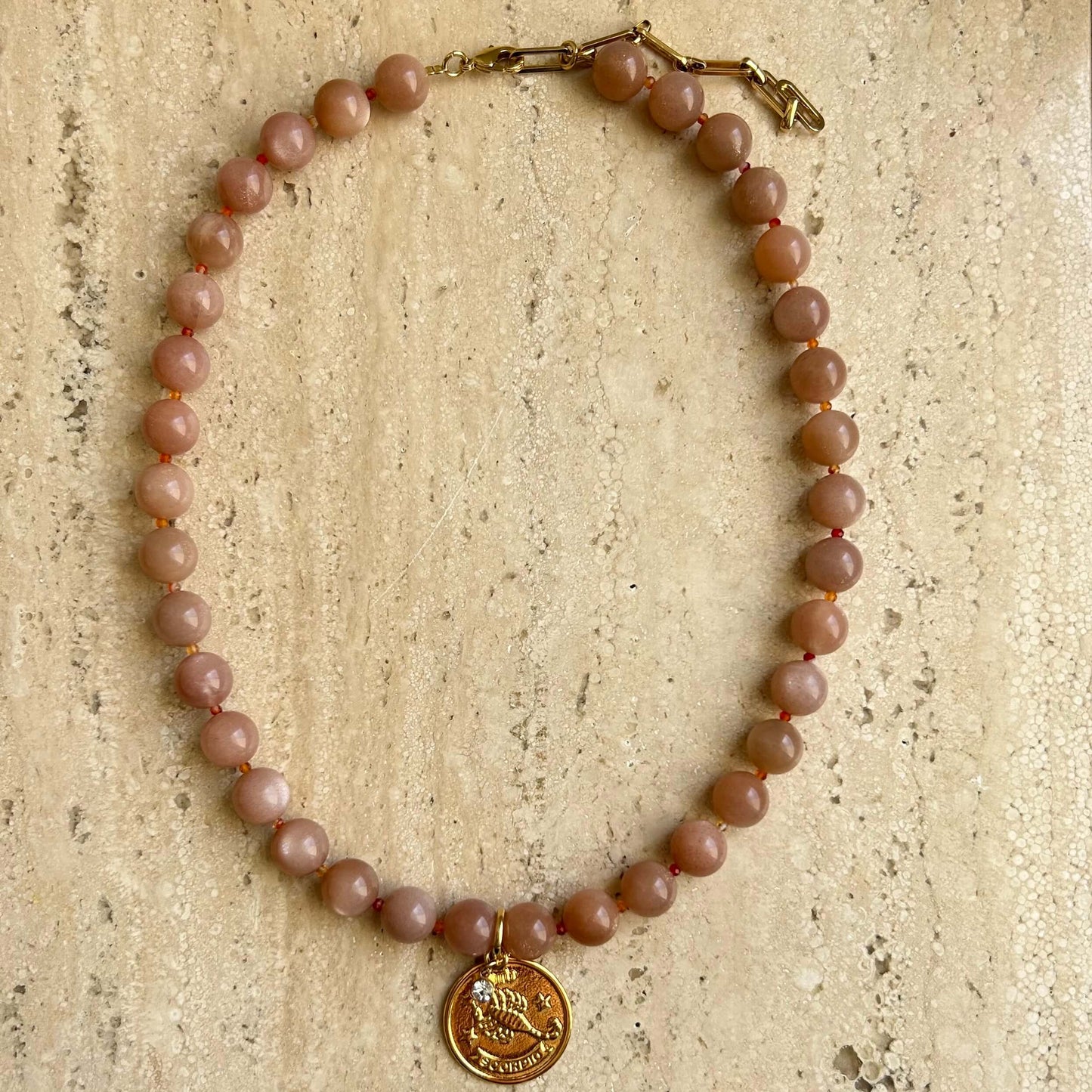 Collier Scorpio